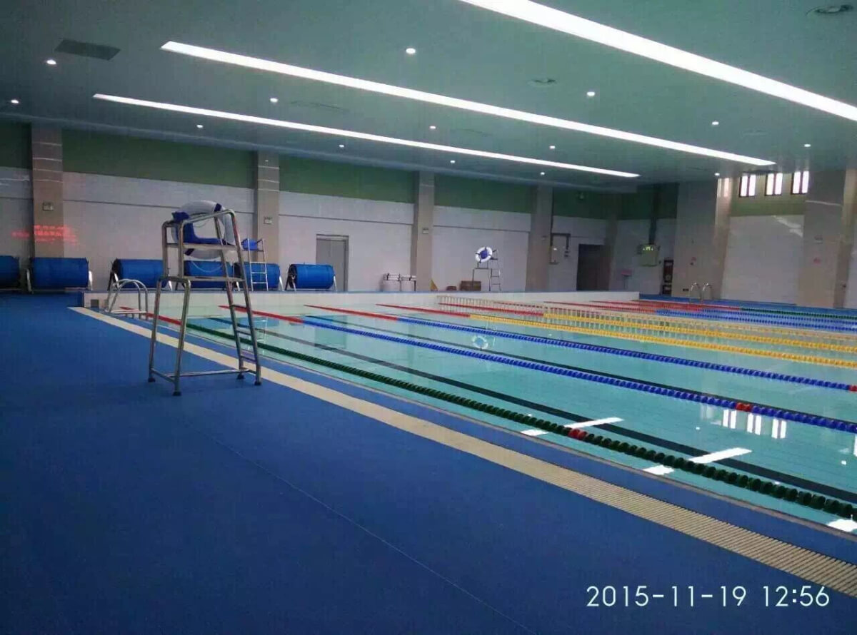 游泳馆
