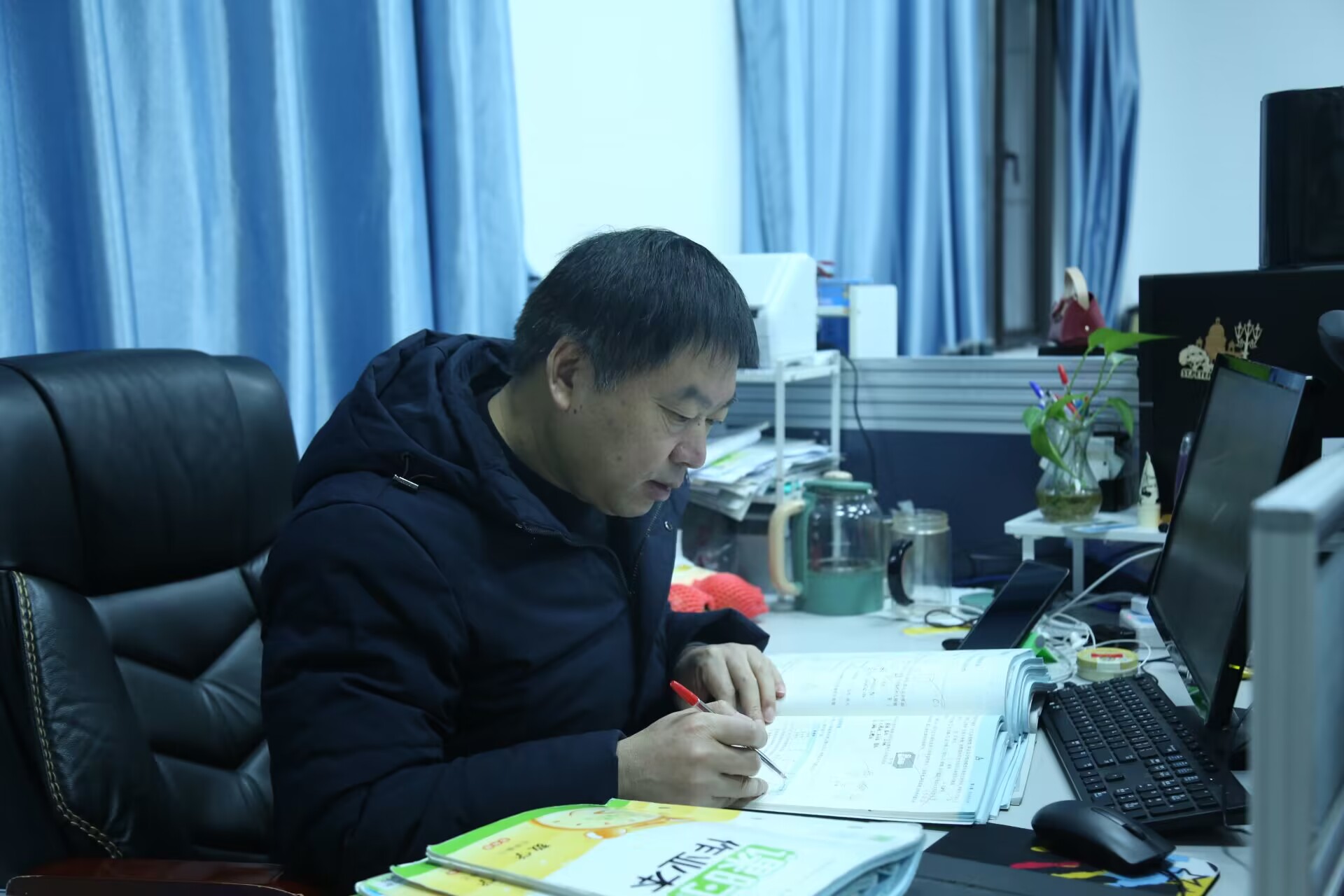 1679631604780338.jpg 朱锦良(用这张).jpg