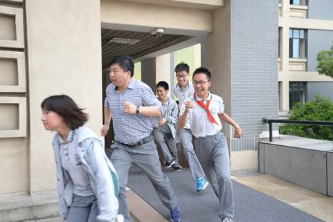 1573442564784282.jpg 通道疏散1